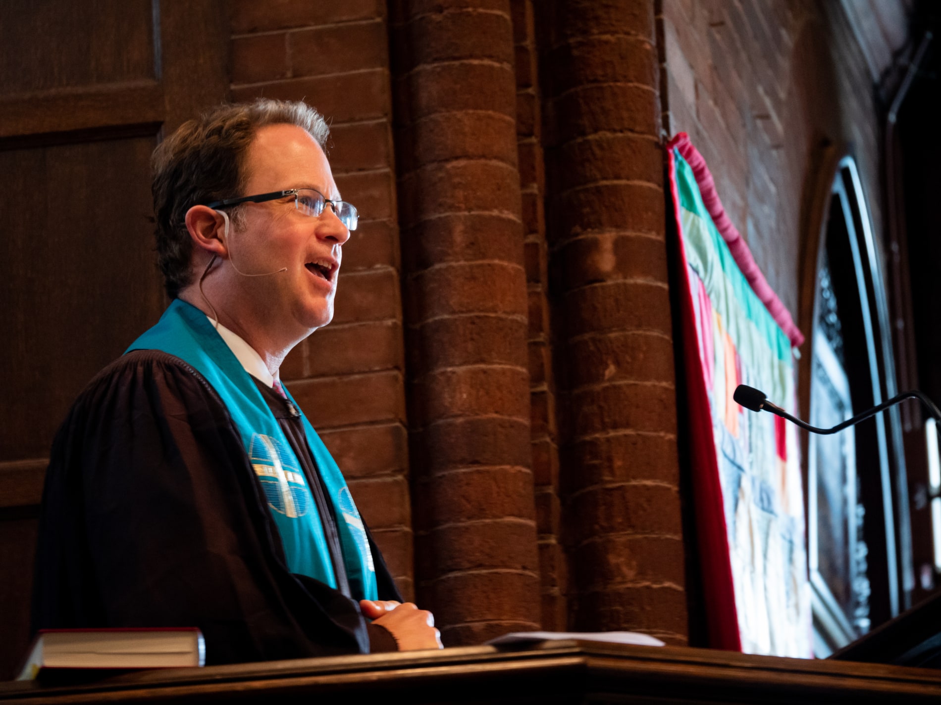 Rev. Jeff Barz-Snell preaches from the pulpit